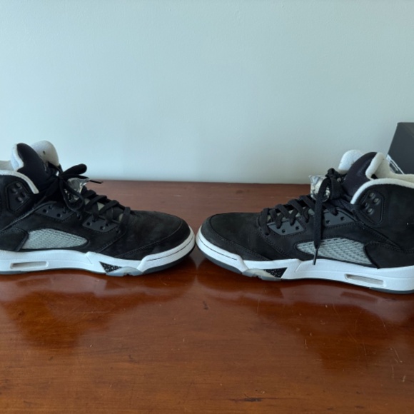 Air Jordan 5 Retro 'Oreo' Moonlight 2021- Size 9.5 - Picture 6 of 10